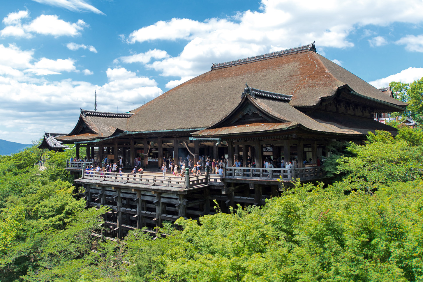 Ngôi chùa cổ nổi tiếng ở Nhật Bản - Kiyomizu