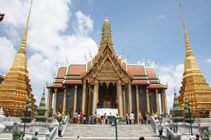 Wat Pho thu hút nhiều khách du lịch ghé thăm