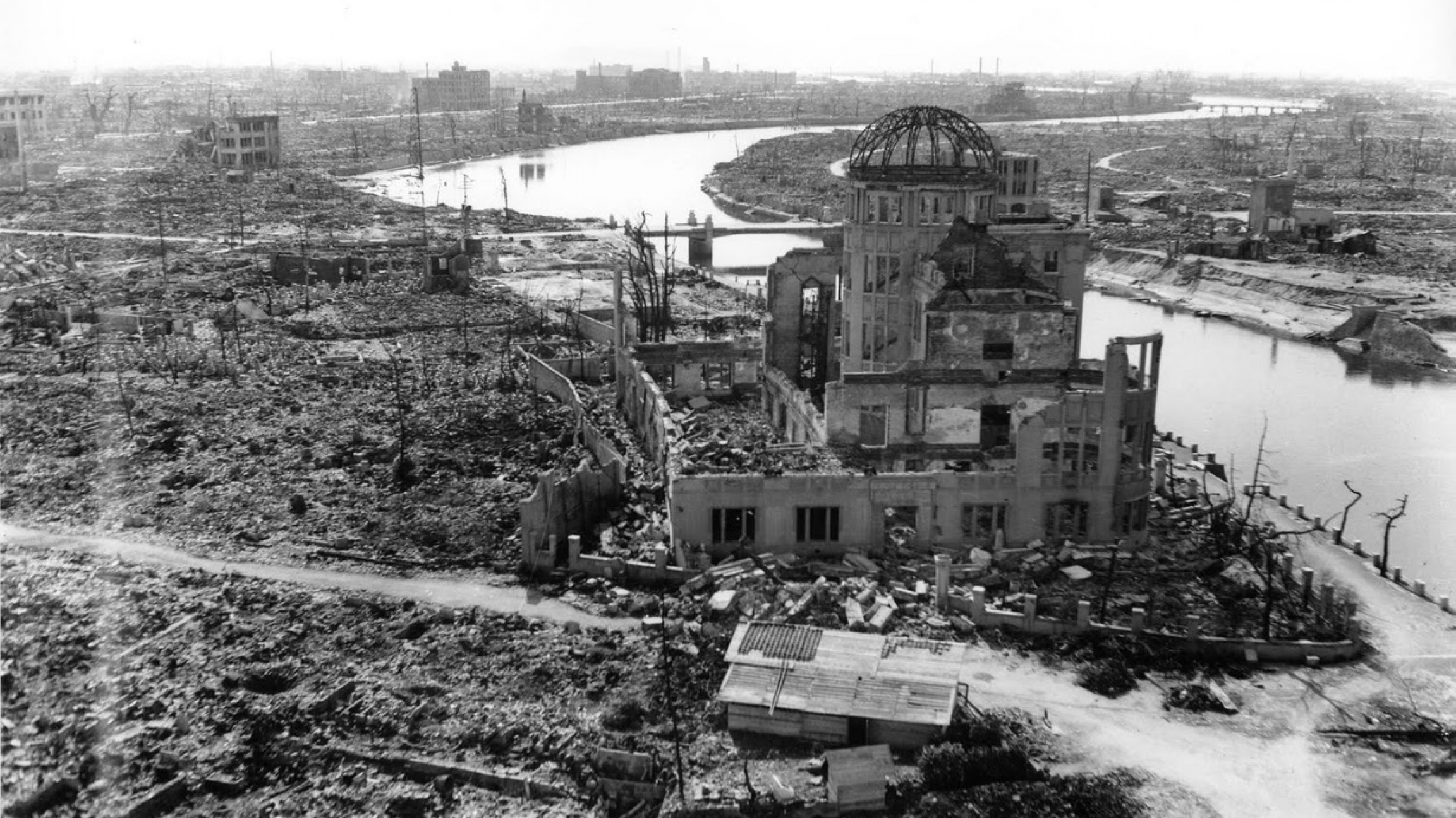 Vụ ném bom nguyên tử đã tàn phá Hiroshima trở thành một đống đổ nát