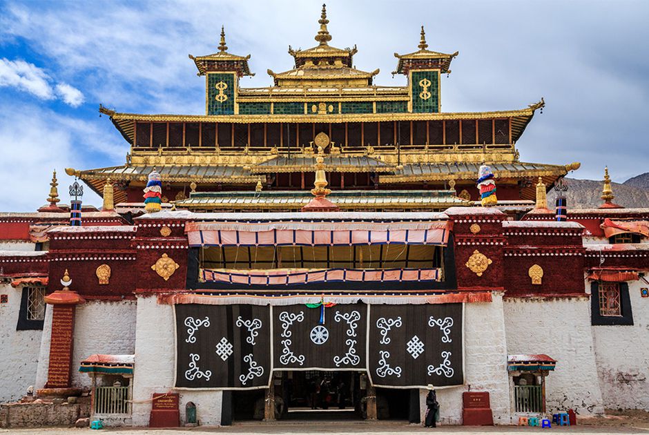 Tu viện Yumbulagang ở Tây Tạng