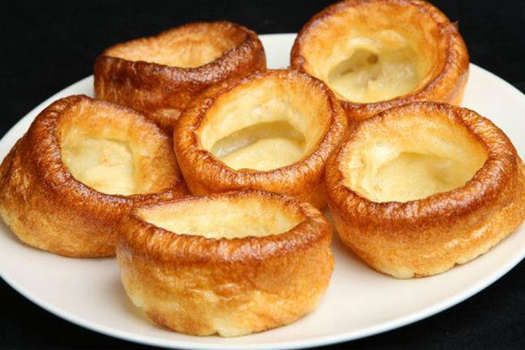 Yorkshire Pudding - món ăn truyền thống trong ẩm thực Anh